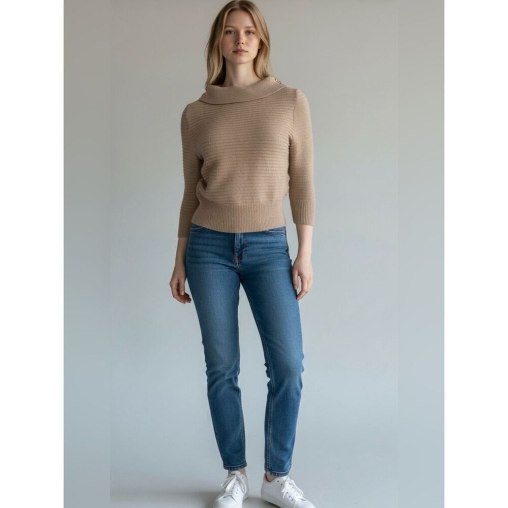 ST.JOHN Elegant Tan Sweater with Pearl Accents